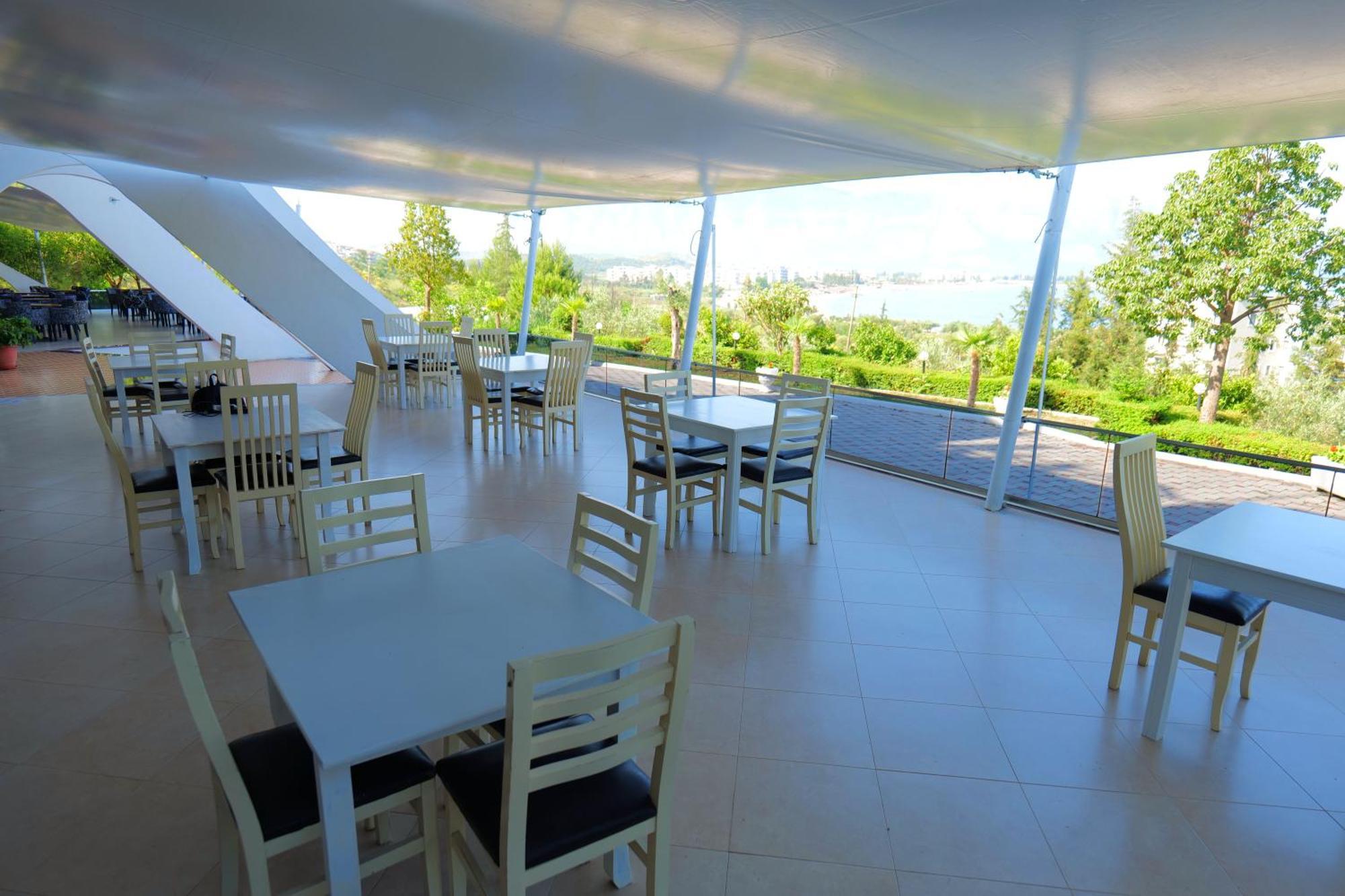 Edva Resort Radhimë Exterior foto