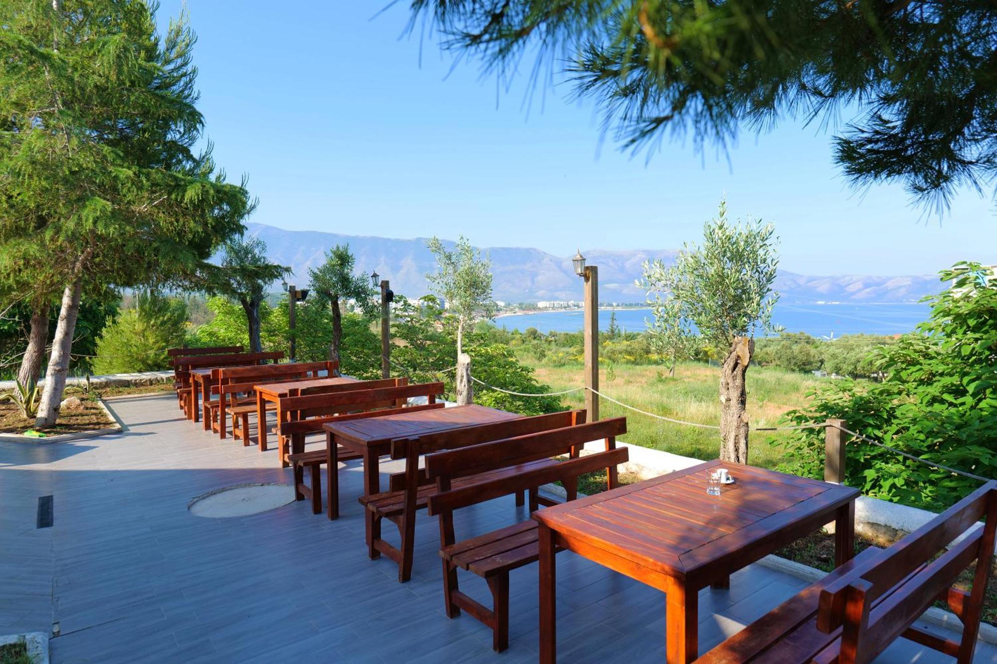 Edva Resort Radhimë Exterior foto