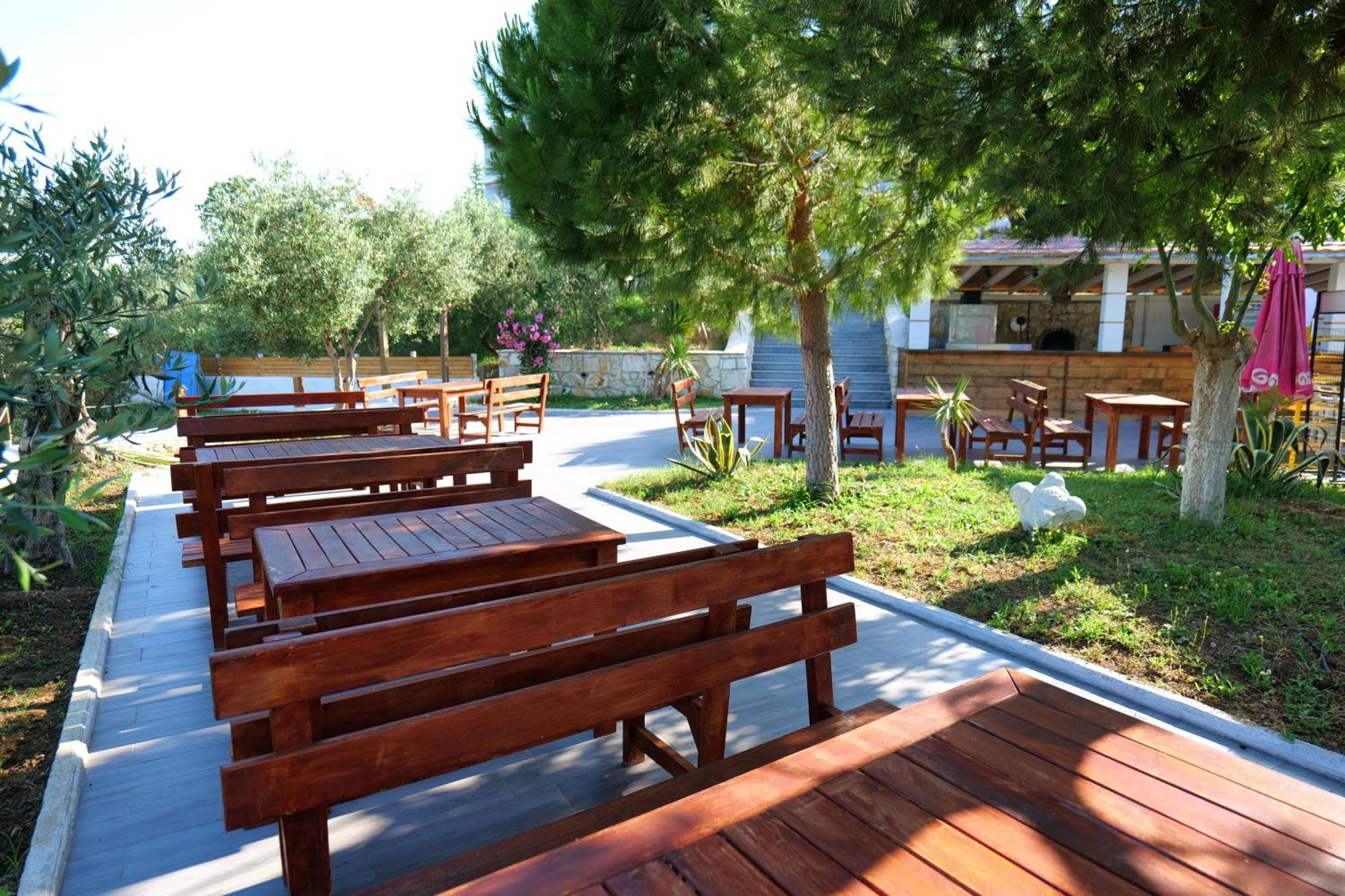 Edva Resort Radhimë Exterior foto