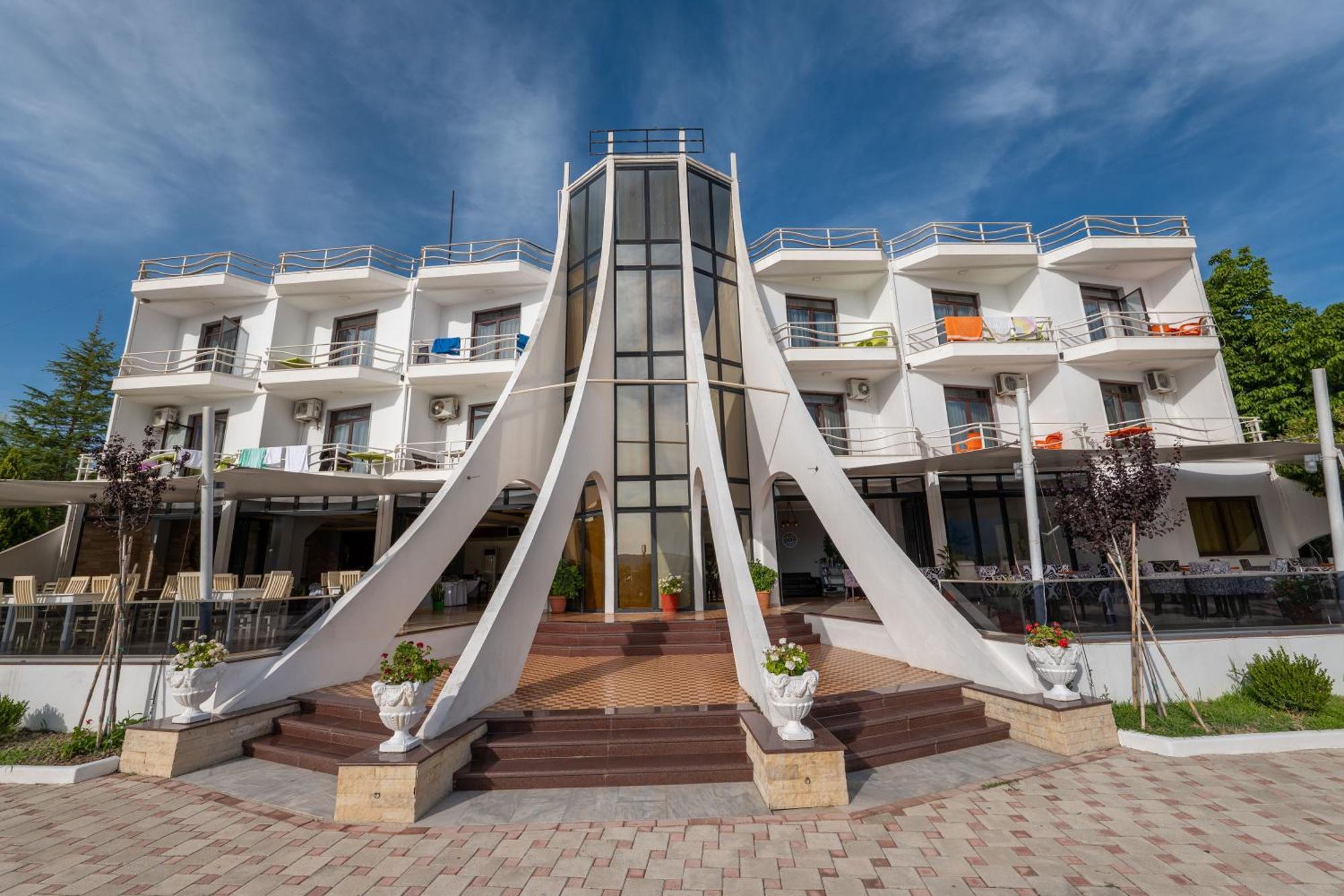 Edva Resort Radhimë Exterior foto