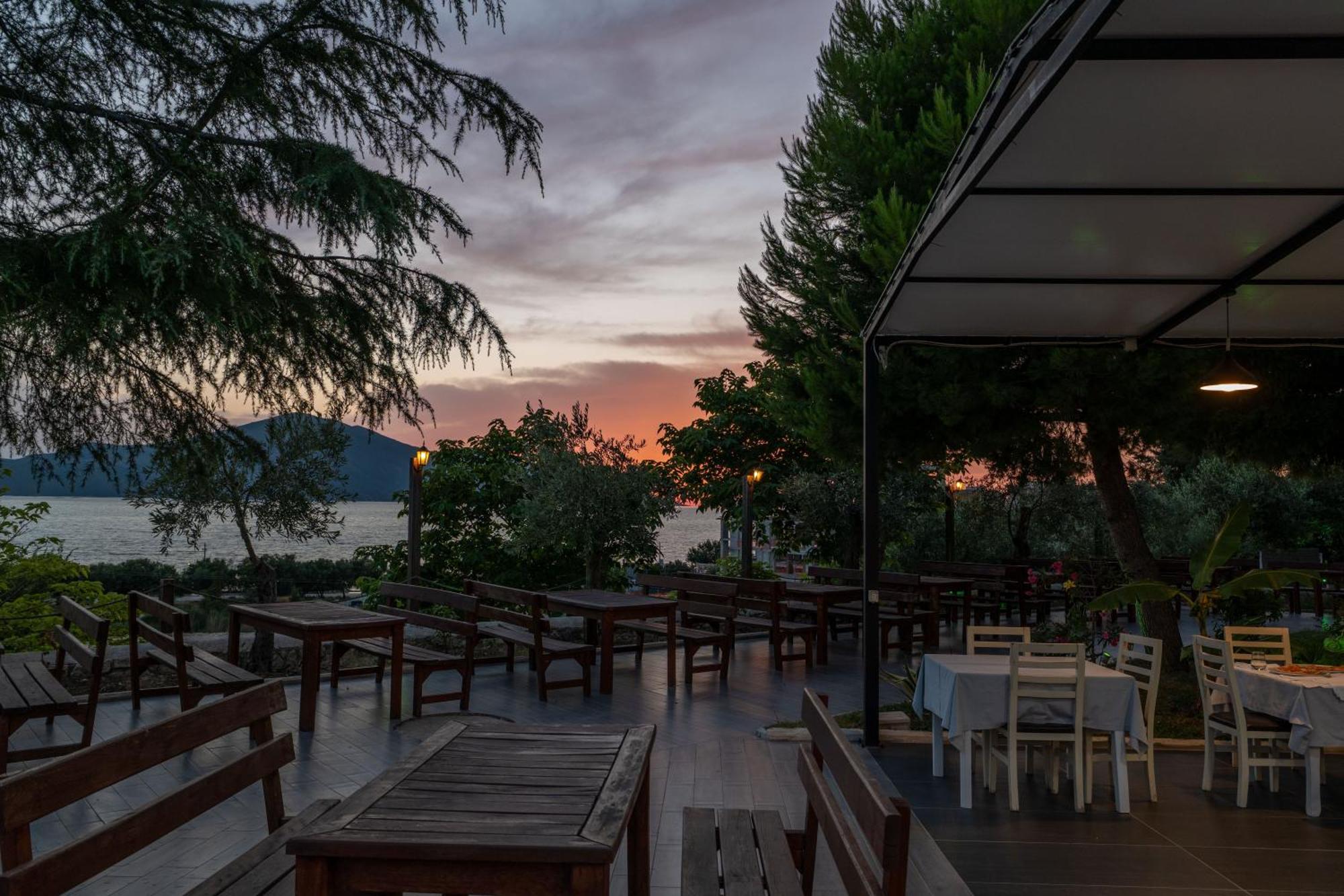 Edva Resort Radhimë Exterior foto
