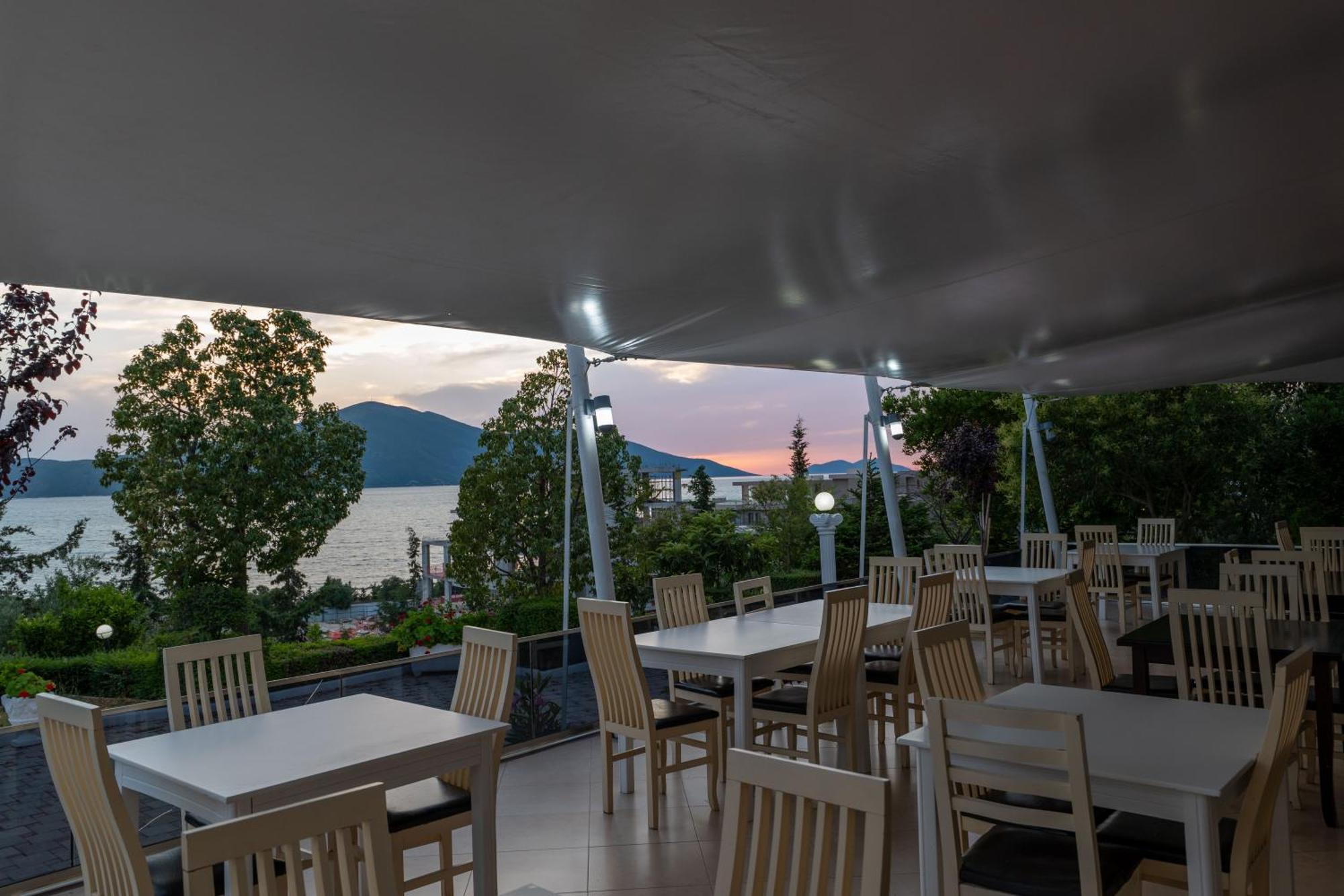Edva Resort Radhimë Exterior foto