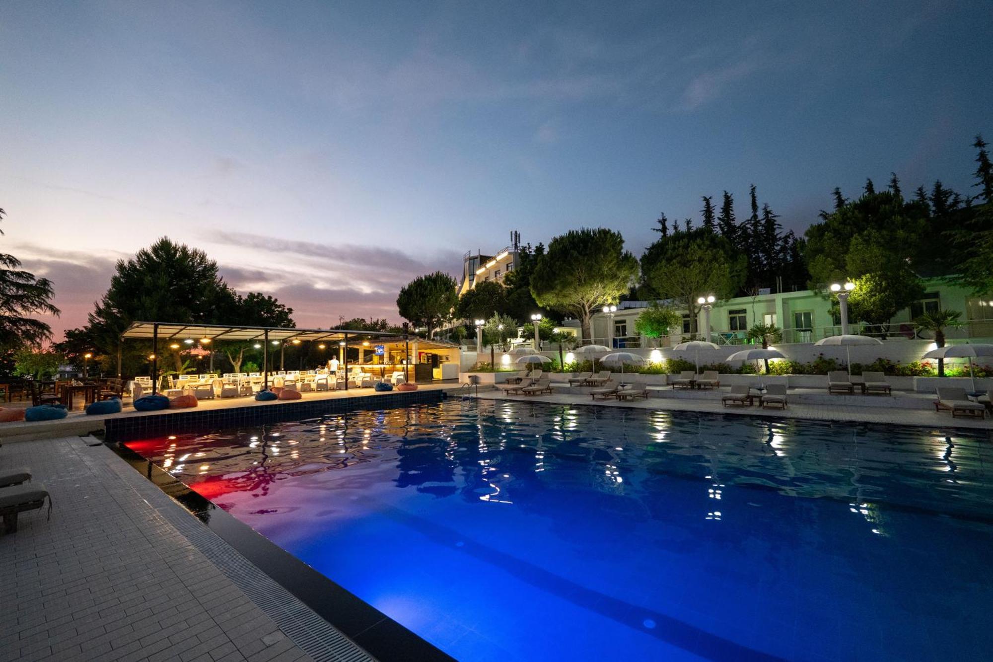 Edva Resort Radhimë Exterior foto