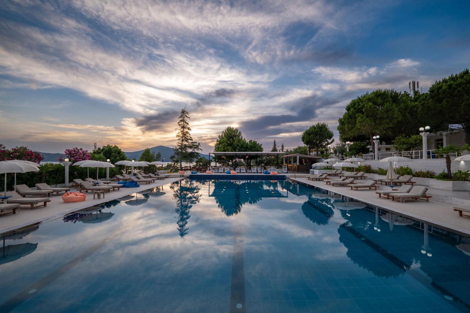 Edva Resort Radhimë Exterior foto