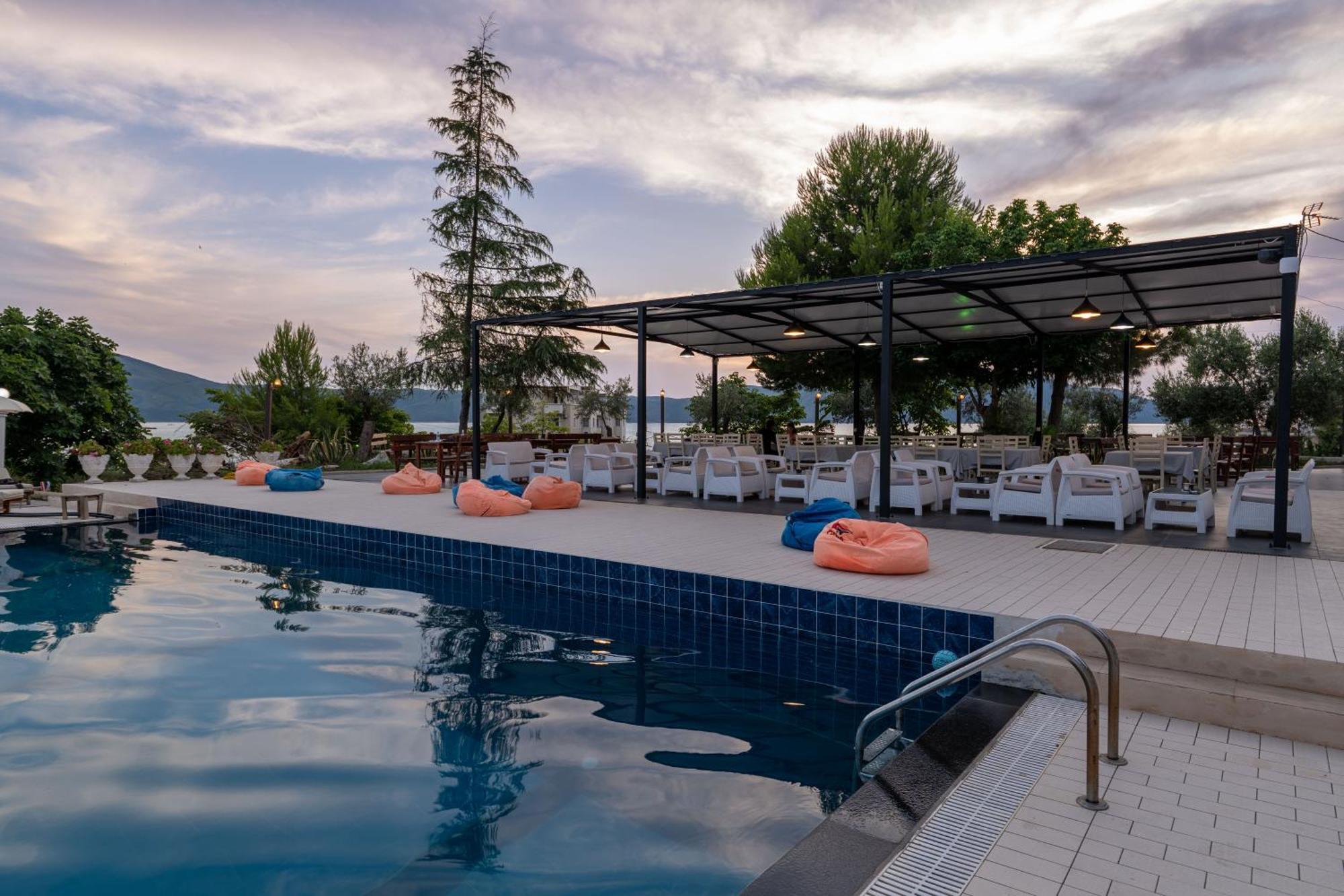 Edva Resort Radhimë Exterior foto