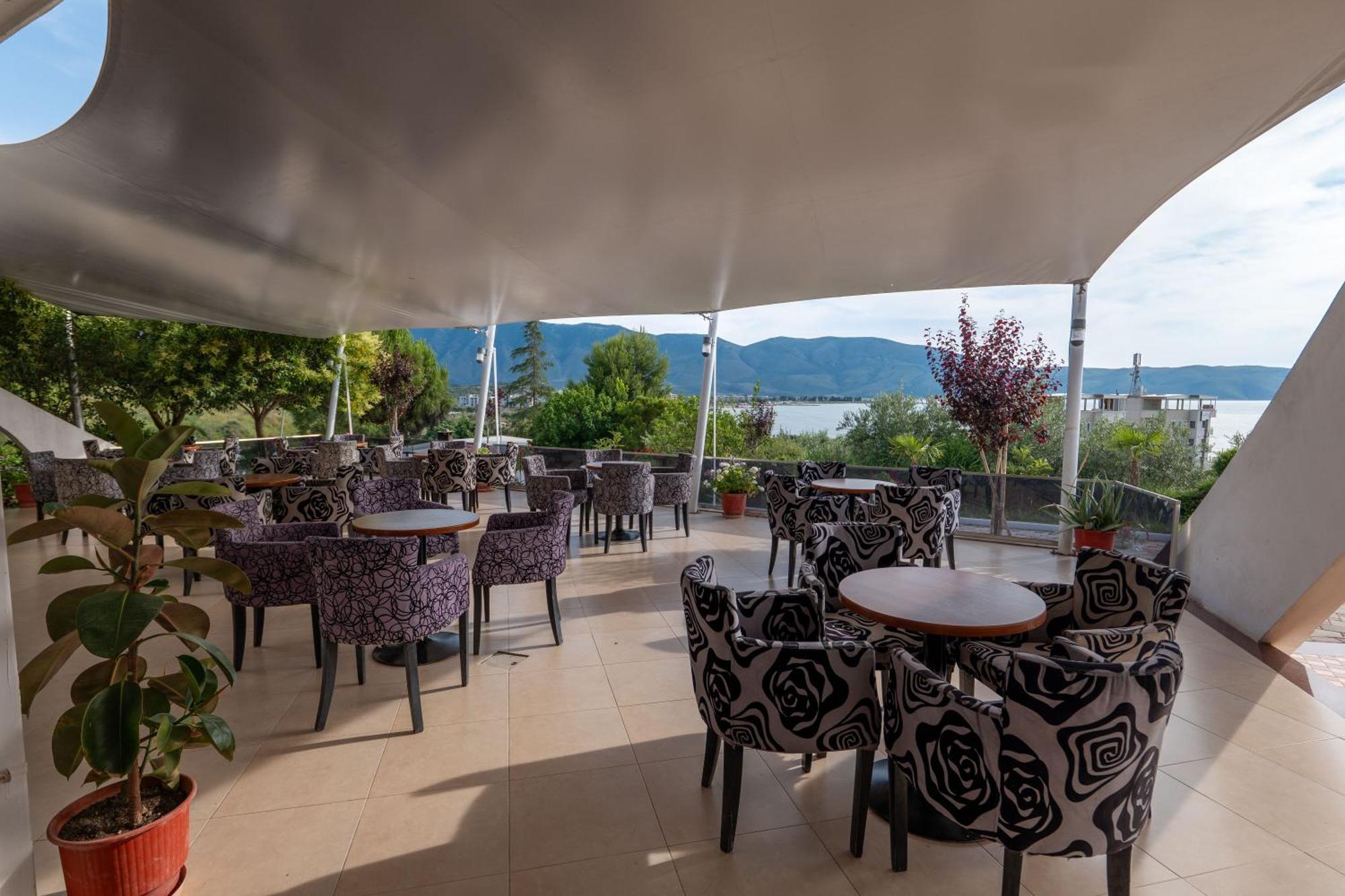 Edva Resort Radhimë Exterior foto