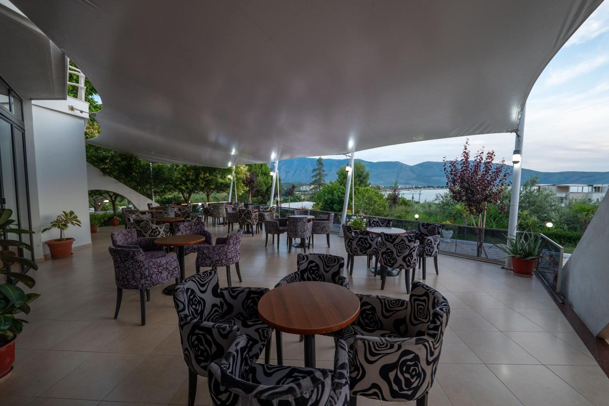 Edva Resort Radhimë Exterior foto