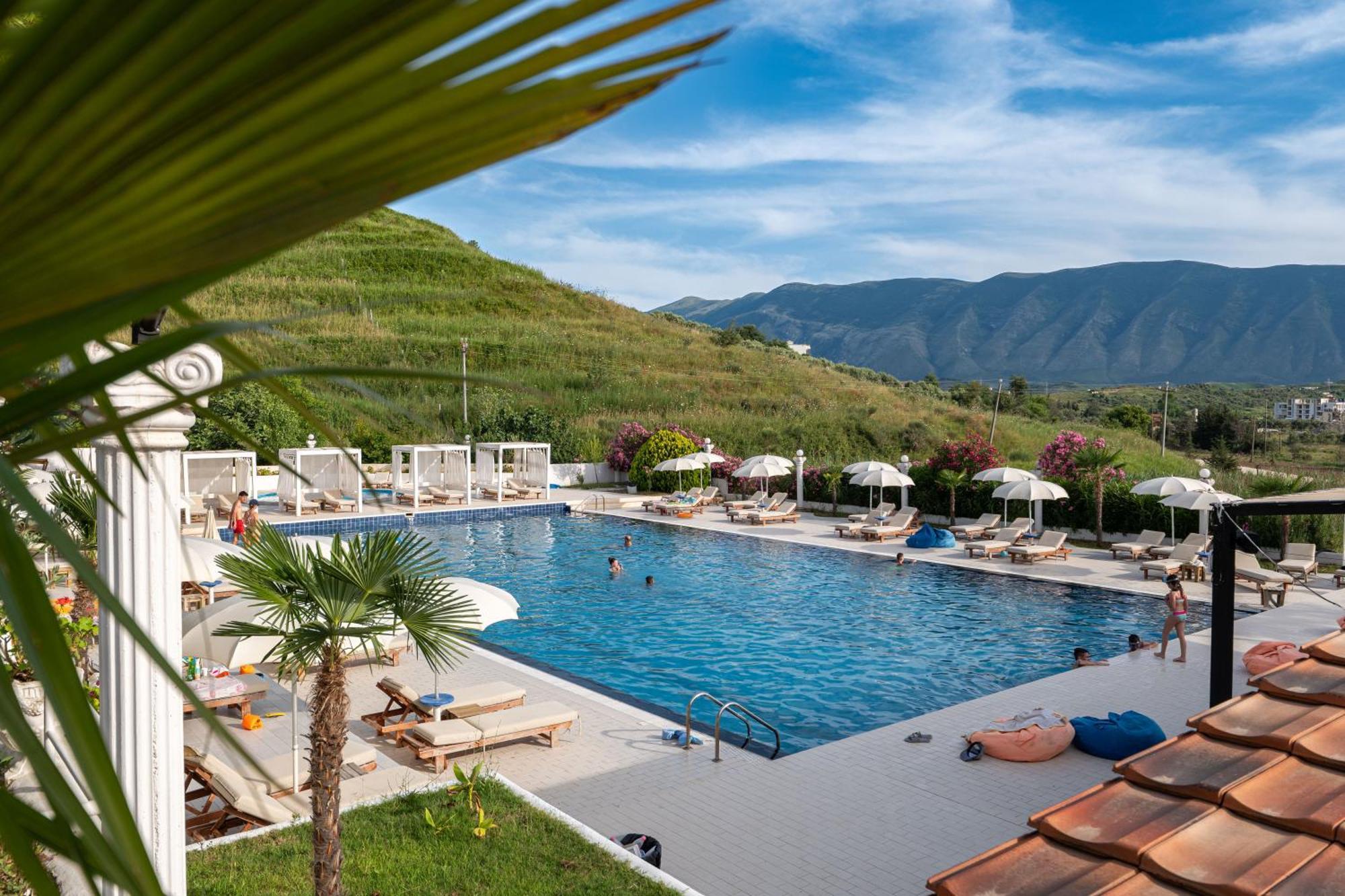 Edva Resort Radhimë Exterior foto