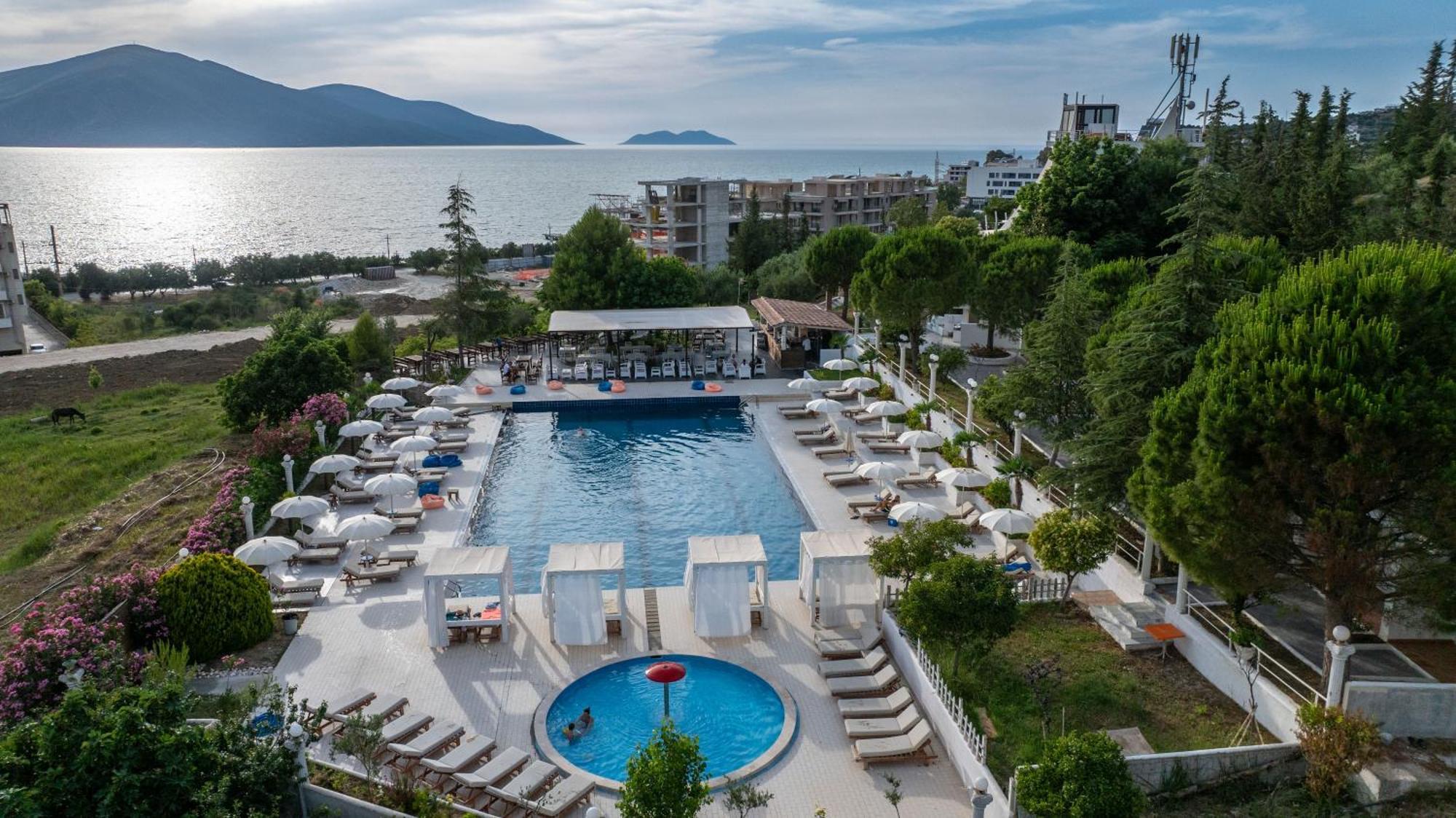 Edva Resort Radhimë Exterior foto